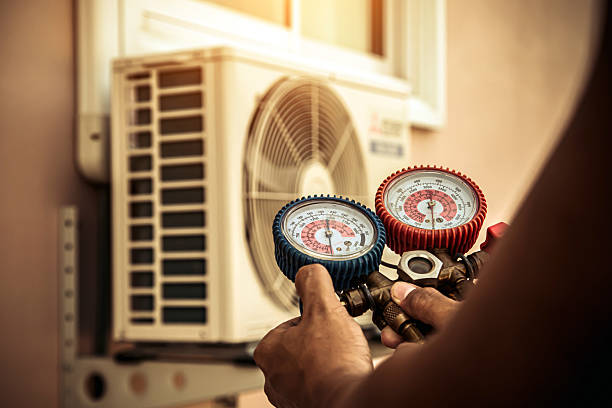 Professional Hvac technician working in Mc Farland, CA